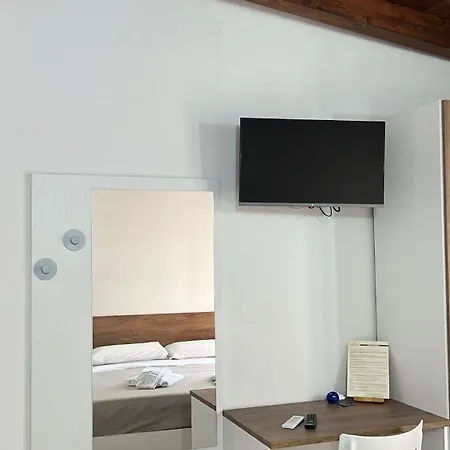 Vittorio Emanuele Bed & Breakfast *