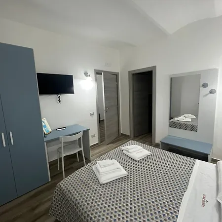 Vittorio Emanuele 3* Cirò Marina