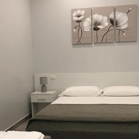 Vittorio Emanuele 3* 시로마리나