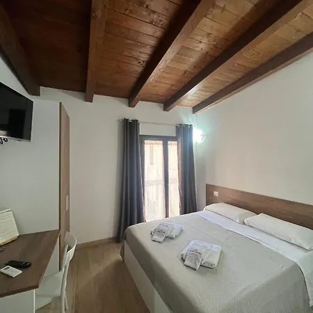 Vittorio Emanuele 3*